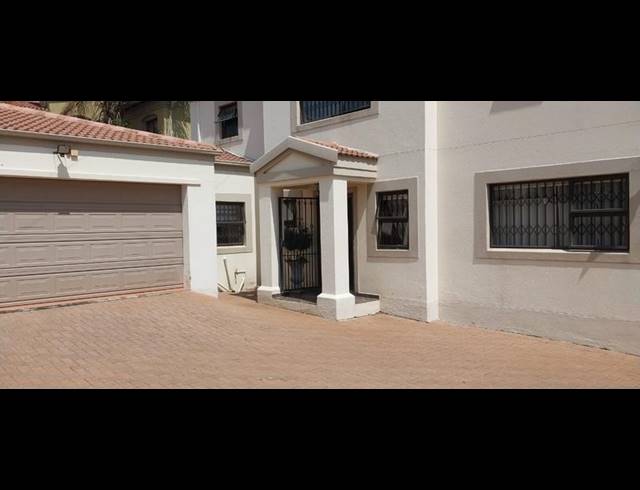 5 BEDROOM HOUSE FOR SALE IN KENSINGTON